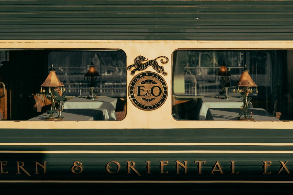 EASTERN & ORIENTAL EXPRESS TRAIN (BELMOND): "ESSENCE OF MALAYSIA" (CHRISTMAS SPECIAL)