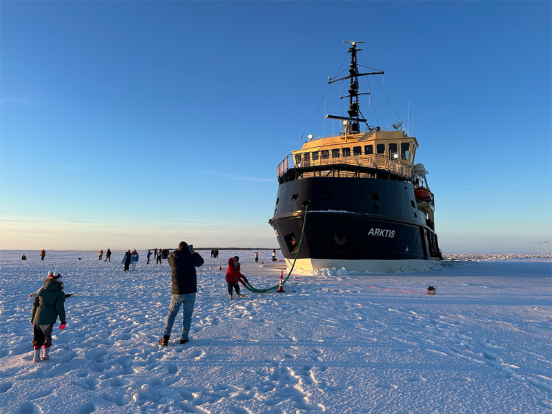 Icebreaker and Northern Lights
