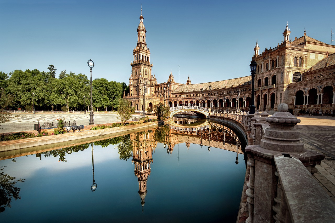 Andalusia Classic: Icons & Routa de los Pueblos Blancos