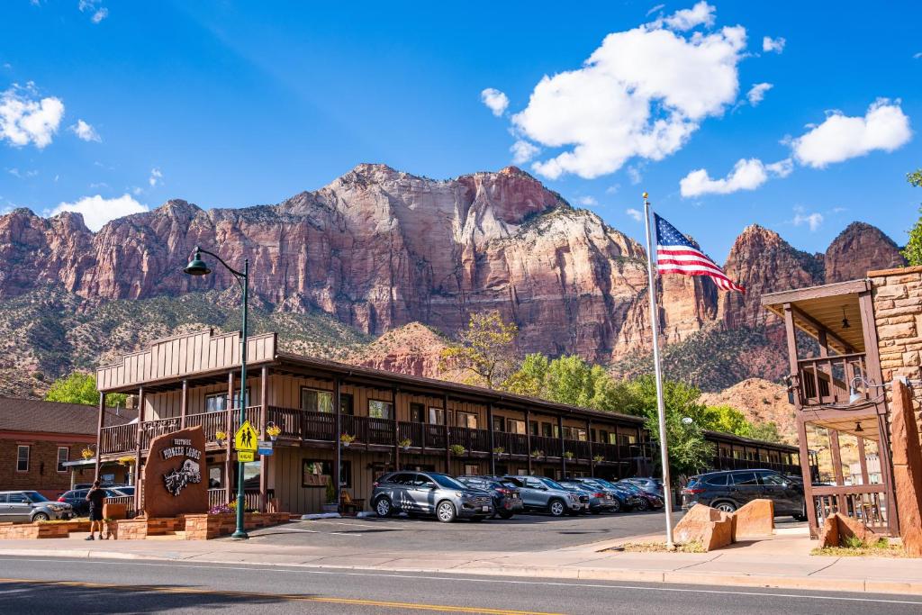 Petty Ranch Inn (ex Historic Pioneer Lodge)