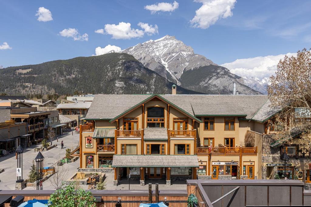 Brewster's Mountain Lodge