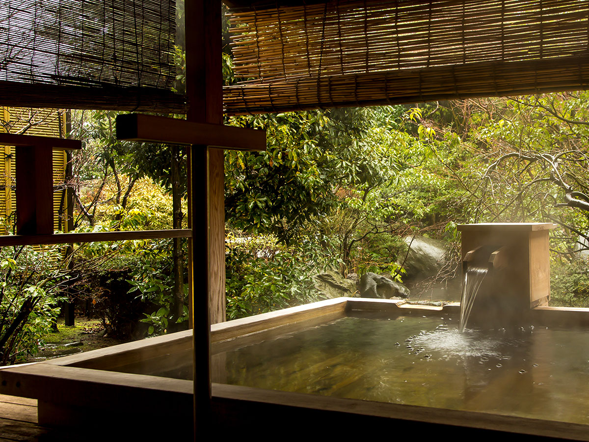 Cities, onsen and temples: from Tokyo to Osaka (via Hokuriku)