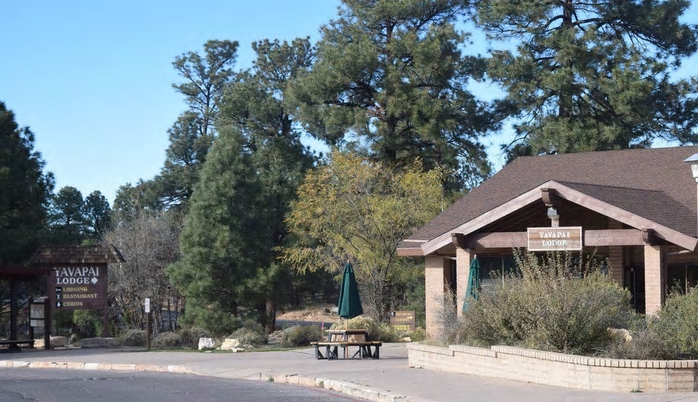 Yavapai Lodge (East o West Wing)