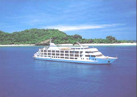 Australia and Fiji (MEL-AYQ-SYD-FIJI)