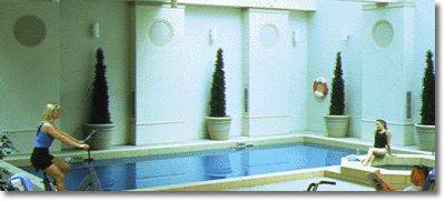 Australia and Fiji (MEL-AYQ-SYD-FIJI)