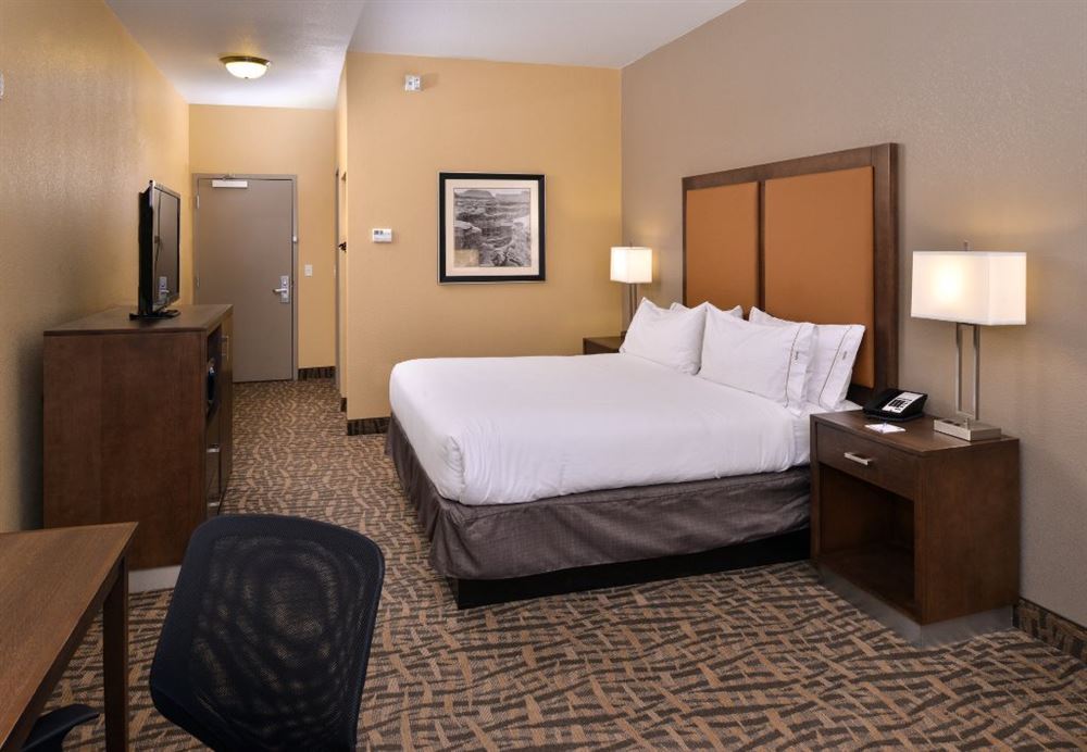 Holiday Inn Express & Suites Page