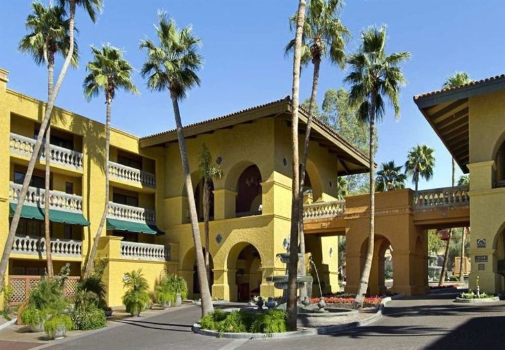 Pointe Hilton Tapatio Cliffs Resort