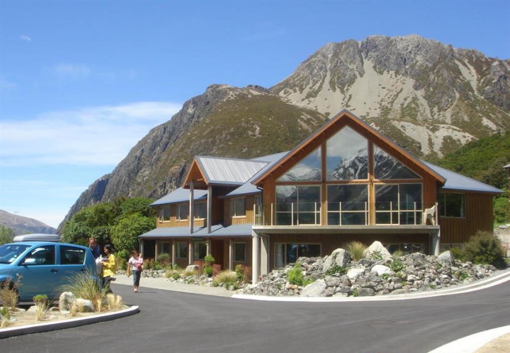 Mount Cook Lodge & Motels