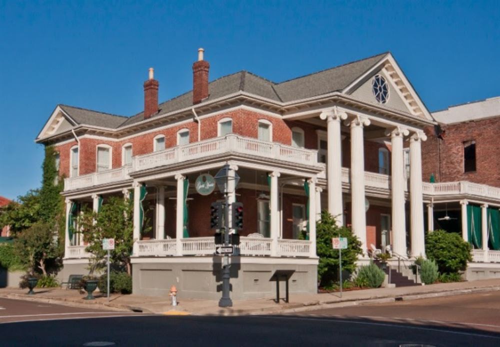 Guest House Historic Mansion