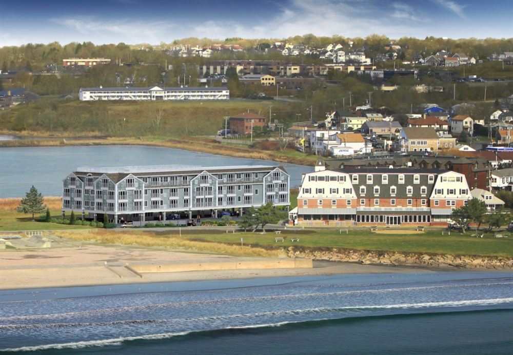 Newport Beach Hotel & Suites