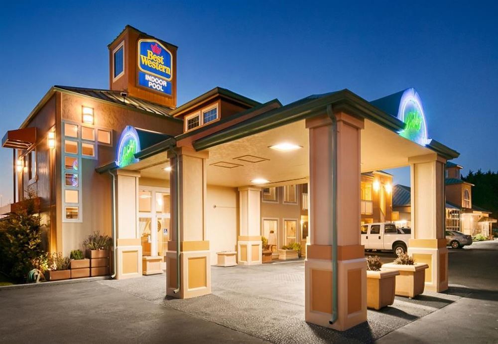 Best Western Plus Northwoods Inn